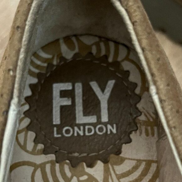FLY London Beige Yala Perforated Peep Toe Wedges Shoes  Women's Sz US 6.5 EUR 37 - Picture 4 of 8